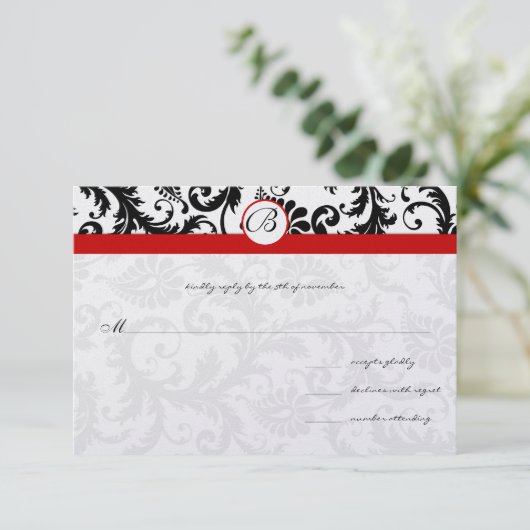 Black Damask Swirls Red Trim Weddenschap RSVP (Staand voorkant)