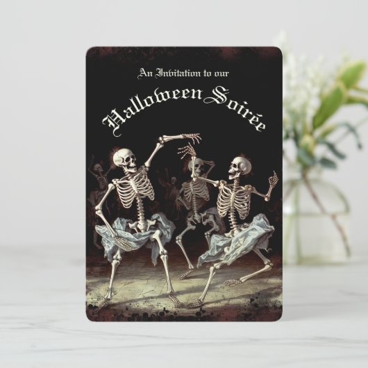Black Death Dancing Skeletons Halloween Kaart (Staand voorkant)