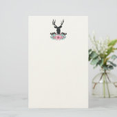 Black Deer Head met roze bloemen en bergen Briefpapier (Staand voorkant)
