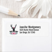 Black Deer Head met roze bloemen en bergen Etiket (Insitu)