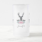 Black Deer Head met roze bloemen en bergen Matglas Bierpul (Center)