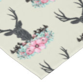 Black Deer Head met roze bloemen en bergen Tafelkleed (Gekanteld)