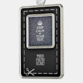 Black Elegance Keep Calm Jouw tekst Verzilverd Omlijst Ornament (Links)