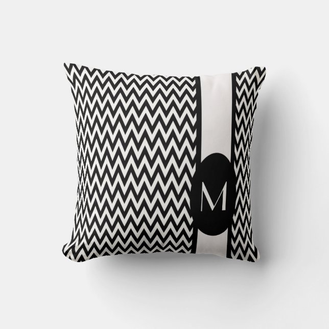 Black Elegant Chevron Design met monogram Kussen (Voorkant)