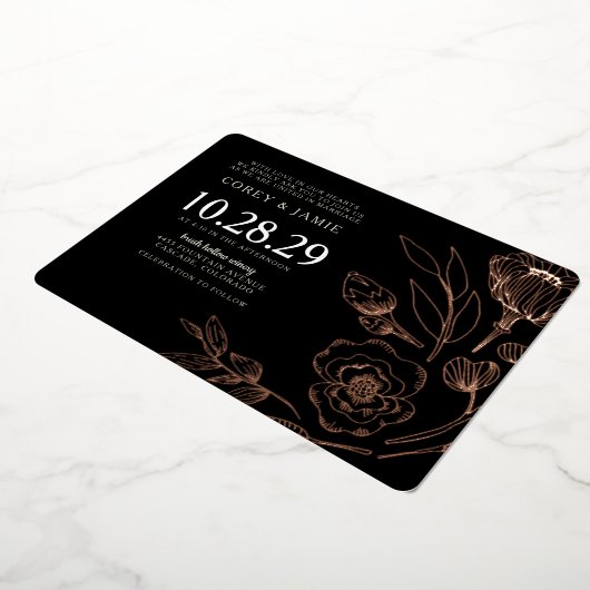 Black Elegant Floral Wedding Folie Uitnodiging (Gedraaid)