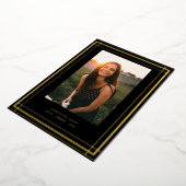 Black Elegant Folie Border Photo University Afstud Uitnodiging (Gedraaid)