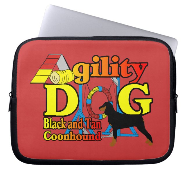 Black en Tan Coonhound Agility Laptop Sleeve (Voorkant)