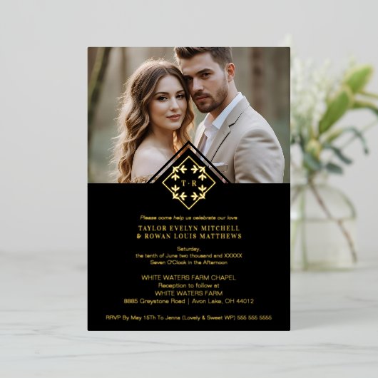 Black Exquisite Simple Wedding Botanical Monogram Folie Uitnodiging (Staand Voorkant)