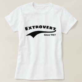 Black Extrovert Typography Swoosh Aangepaste datum T-shirt