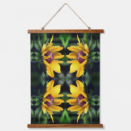 Black Eyed Susan Flower Unfolding Abstract     Hangend Wandkleed (Voorkant)