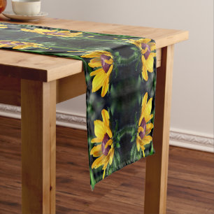 Black Eyed Susan Flower Unfolting Abstract Korte Tafelloper