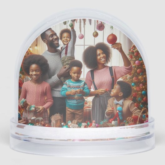 BLACK FAMILY CHRISTMAS SNOW GLOBE SNEEUWBOL (Voorkant)