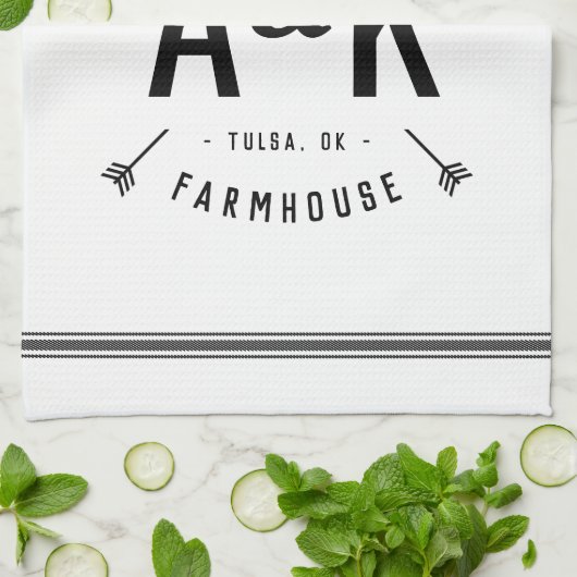 Black Farmhouse Arrow Monogram | bewerkbare kleure Theedoek (Gevouwen)