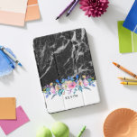 Black Faux Marble Colorful Flowers Bouquet iPad Pro Cover<br><div class="desc">Elegant modern design met zwarte en grijze faux marmer voorzien van kleurrijke waterverven bloemen bouquet. Witte verwisselbare achtergrond en aanpasbaar monogram.</div>