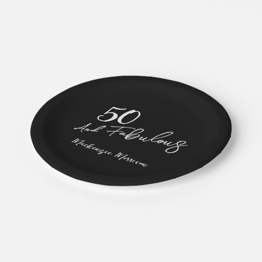 Black Fifty and Fabulous Script Birthday Papieren Bordje (Gekanteld)