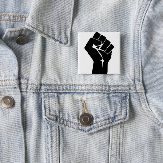 Black Fist Raised — Resistance Protest Vierkante Button 5,1 Cm (In situ)
