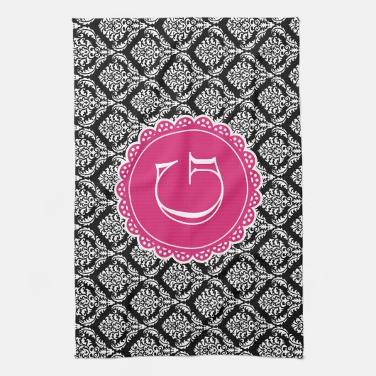 Black Floral Damask Pattern Hot Pink Monogram Theedoek (Verticaal)
