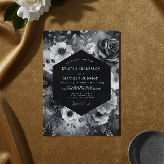 Black Floral Dramatic Bloom Wedding Kaart
