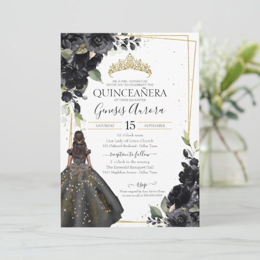 Black Floral Gold Accent Elegant Quinceanera Kaart (Staand voorkant)