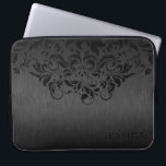 Black Floral Lace grijs Metallic Achtergrond Laptop Sleeve<br><div class="desc">Zwart geborsteld aluminium textuur afdrukken met zwarte florale kant. Aangepast en optioneel monogram.</div>