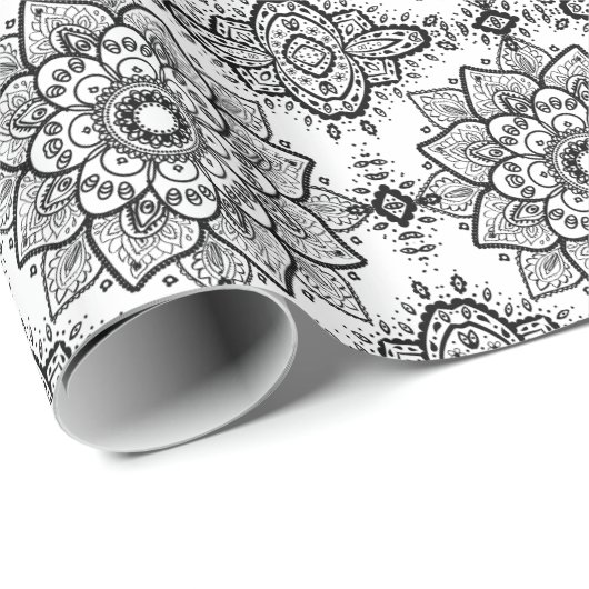 Black Floral Paisley Mandala Pattern Cadeaupapier (Rol Hoek)