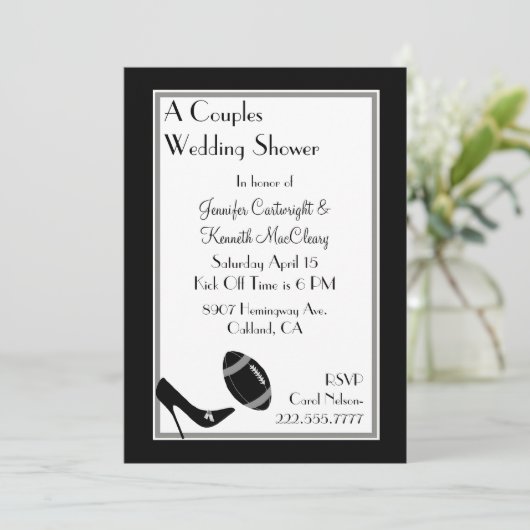 Black Football Couples Wedding Shower Uitnodiging (Staand voorkant)