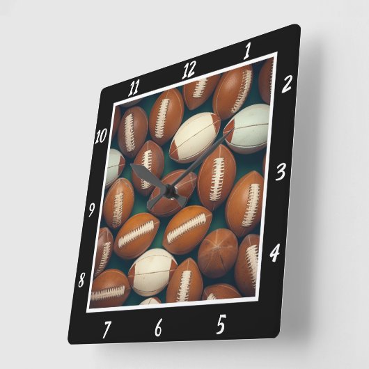 Black Frame Football Pattern Vierkante Klok (Hoek)