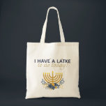 Black Friday Shopping Latke Spelen op woorden Tote Bag<br><div class="desc">"I Have a Latke to do Today" is een leuke Black Friday Shopping met een klein toneelstukje over Chanoeka-woorden. {Leuk,  toch?} De typografie is modern blok in marineblauw gecombineerd met modern script in goud. De graphic is een waterverf menora met een schattig bloemboeket.</div>