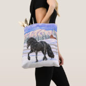 Black Friesian Draft Horse in Snow Tote Bag (Dichtbij)