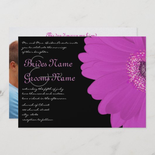 Black & Fuchsia Gerber Daisy Wedding Invitation Kaart (Voorkant / Achterkant)