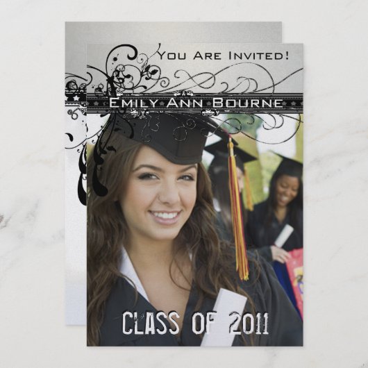 Black Funky Elegant Swirls Afstuderen Invite Kaart (Voorkant / Achterkant)
