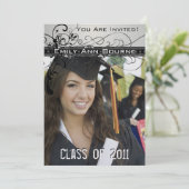 Black Funky Elegant Swirls Afstuderen Invite Kaart (Staand voorkant)