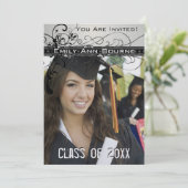 Black Funky Elegant Swirls Afstuderen Invite Kaart (Staand voorkant)