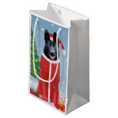 Black German Shepherd Dog in Snow-kerstcadeaus Klein Cadeauzakje (Voorkant Gekanteld)