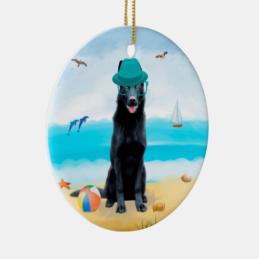 Black German Shepherd Dog on Beach Keramisch Ornament (Rechts)