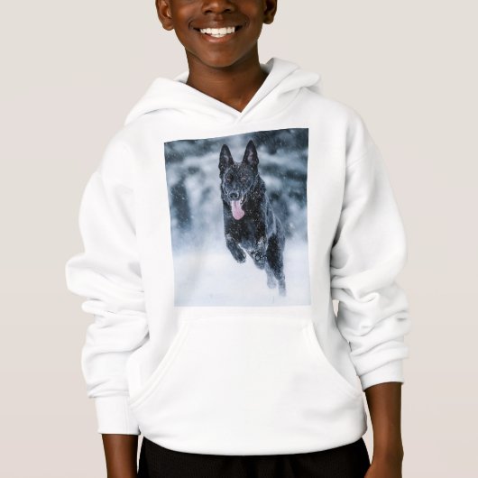 Black German Shepherd in snow Duvet Cover (Voorkant)