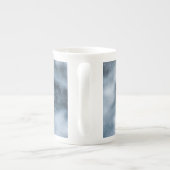 Black German Shepherd in snow Duvet Cover Porselein Kop (Achterkant)