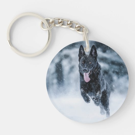 Black German Shepherd in snow Duvet Cover Sleutelhanger (Voorkant)