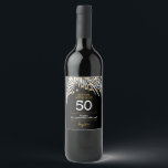 Black Gold 50th Birthday Wijn Etiket<br><div class="desc">Etiketten op creëer gepersonaliseerde wijnflessen die zijn voorzien van jouw naam en leeftijd waarop witte palmvloeren en lichtjes op een zwarte achtergrond worden aangebracht - VERANDEREN de ACHTERGROND COLOR naar alles. Alle tekst-,  lettertypen- en lettertypekleuren kunnen worden gewijzigd. Bekijk objecten in onze winkel.</div>