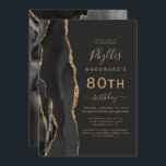 Black Gold Agate Dark 80th Birthday Party Kaart<br><div class="desc">De linkerrand van deze elegante, moderne verjaardagsfeestelijke uitnodiging is voorzien van een zwarte waterverf aan de rand van de afgrond, die met faux goudglitter is bedekt. De aanpasbare tekst combineert goudkleurige handschrift-, copperplate- en cursieve lettertypen op een zwarte leisteenachtergrond. De achterzijde is voorzien van een bijpassend zwart en goudvormig ontwerp....</div>