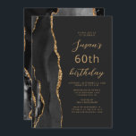 Black Gold Agate Slate Script 60th Birthday Kaart<br><div class="desc">De linkerrand van deze elegante, moderne verjaardagsfeestelijke uitnodiging is voorzien van een zwarte waterverf aan de rand van een donkere, met gouden faux glitter getrimde rand. De aanpasbare tekst combineert een goudkleurig script en maakt serif lettertypen op een zwarte leisteenachtergrond. De achterzijde is voorzien van een bijpassend zwart en goudvormig...</div>