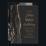 Black Gold Agate Slate Script 90th Birthday Kaart<br><div class="desc">De linkerrand van deze elegante, moderne verjaardagsfeestelijke uitnodiging is voorzien van een zwarte waterverf aan de rand van een donkere, met gouden faux glitter getrimde rand. De aanpasbare tekst combineert een goudkleurig script en maakt serif lettertypen op een zwarte leisteenachtergrond. De achterzijde is voorzien van een bijpassend zwart en goudvormig...</div>