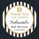 Black Gold Bar Mitzvah Hartelijk dank voor de voor Ronde Sticker<br><div class="desc">Elegant bar mitzvah stickers met zwarte en witte strepen met verfijnd glitter accent lijst en Star van David. Deze modieuze en stijlvolle bar mitzvah gunt de stickers... zal een hit zijn voor de viering van je zoon. Ze zeggen: "Bedankt voor je komst" met de naam en de datum van het...</div>