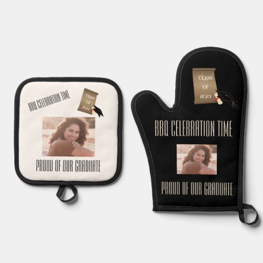 Black Gold BBQ Celebration Afstuderen aangekondigd Ovenwant & Pannenlap Set (Voorkant)