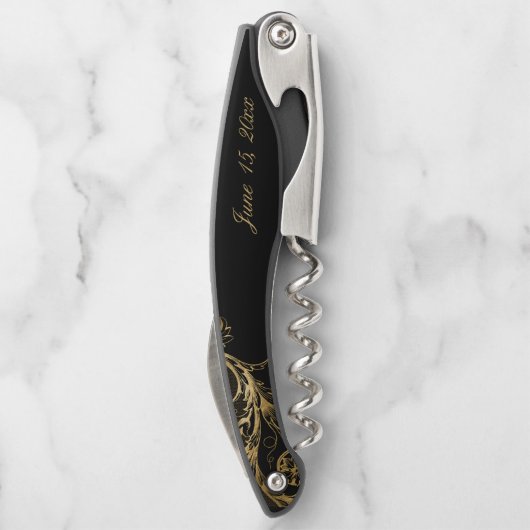 Black Gold Floral Damask Script Weduwschap Kurkentrekker (Achterkant)