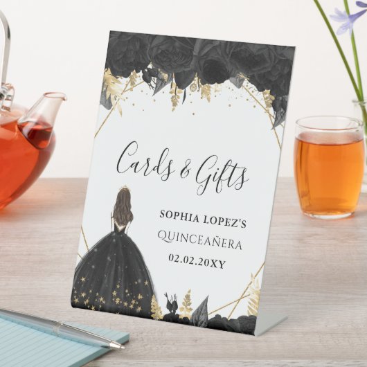 Black Gold Floral Princess Quinceanera Reclamebord Met Voetstuk (Insitu)