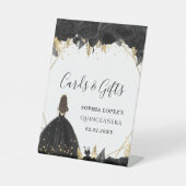 Black Gold Floral Princess Quinceanera Reclamebord Met Voetstuk (Voorkant)