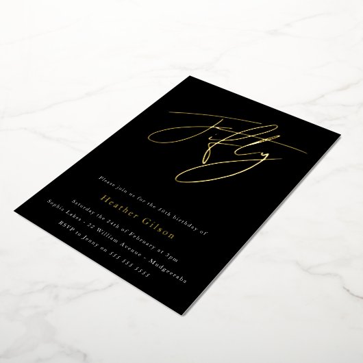 Black & Gold Foil Script 50th Birthday Party Folie Uitnodiging (Gedraaid)