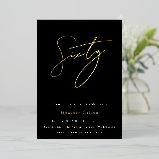 Black & Gold Foil Script 60th Birthday Party Folie Uitnodiging (Staand Voorkant)
