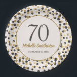 Black Gold Glitter Confetti 70th Birthday Papieren Bordje<br><div class="desc">Elegant zwart en goudglitter borden van het 70e verjaardagsfeestje op maat van jouw naam,  leeftijd en feestdatum. Alle tekst kan worden aangepast zodat u deze papieren borden kunt ontwerpen voor elke leeftijd wanneer u de ontwerpgereedschappen van Zazzle gebruikt.</div>
